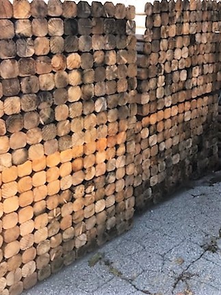 lot 20005 image: (117)Landscaping Timbers 4 x 4 x 8 Bundle Forklift Avail Offsite Alt Pickup