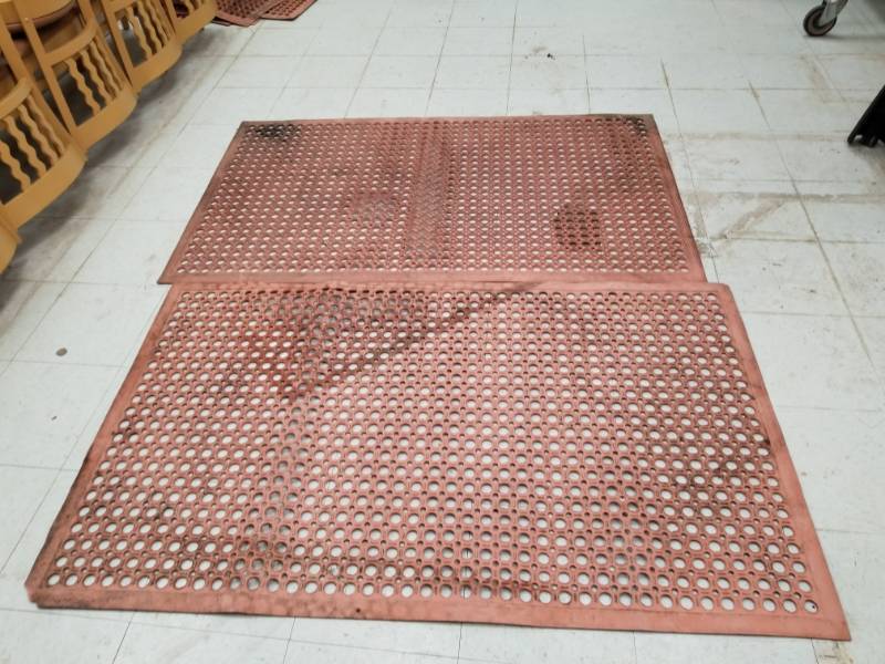 lot 9064 image: Rubber Anti-Fatigue Mats
