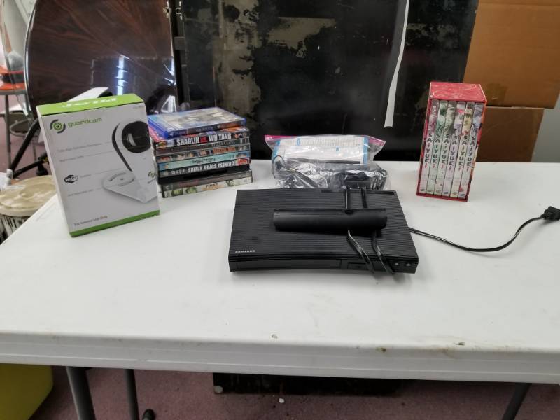 lot 10181 image: DVD Player and movies Lot