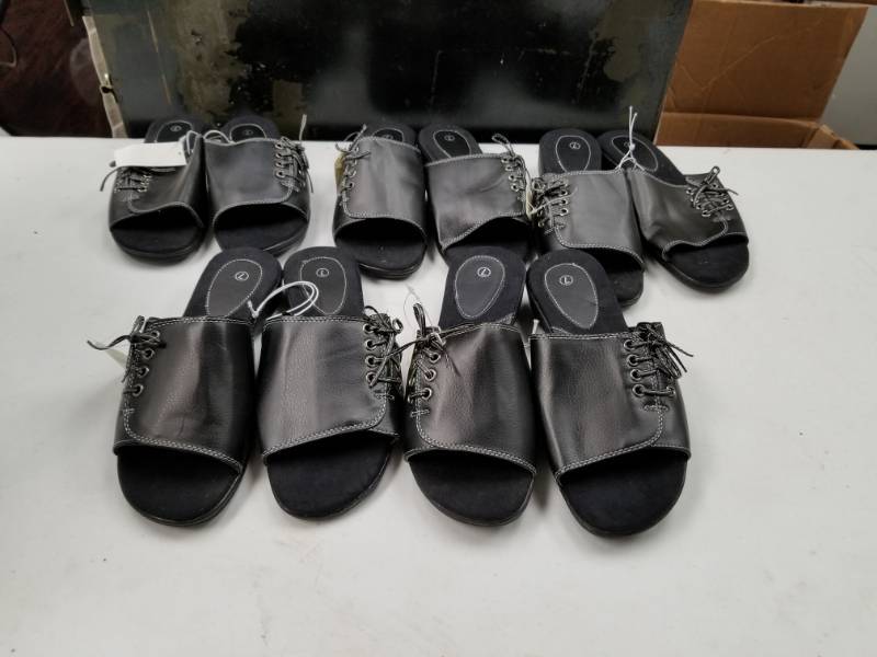 lot 10269 image: Black Large Flip Flops