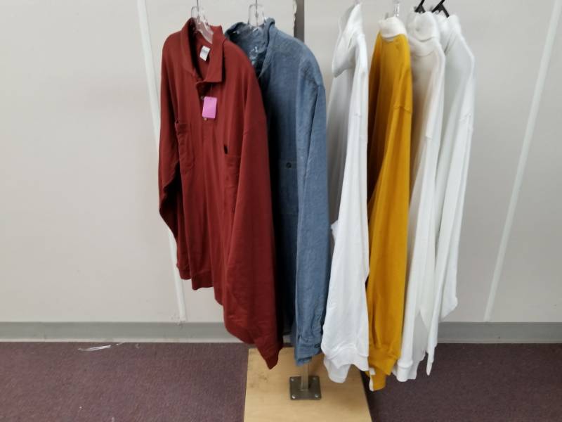 lot 10295 image: Mens 2X Clothing Lot