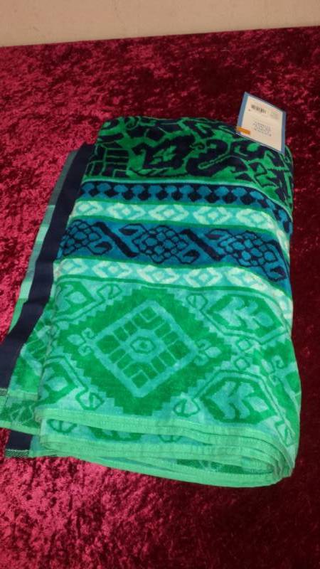 lot 10261 image: 6ft Extra Long Beach Towel