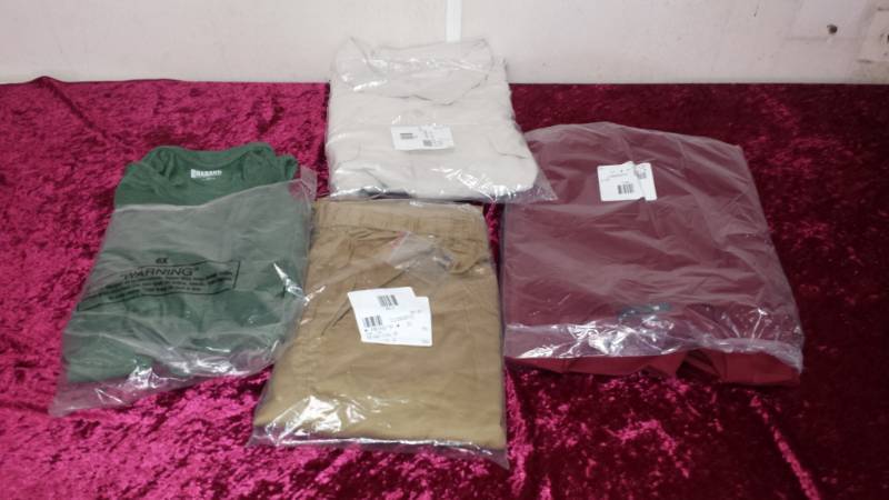 lot 10307 image: New Gigantic Shirts Lot