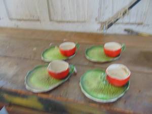 lot 3293 image: Howard Holt Marked Snack ware Pieces