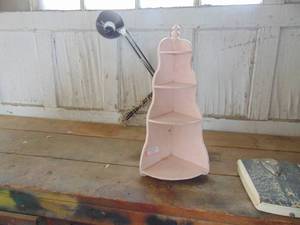 lot 3301 image: Painted Corner Shelf