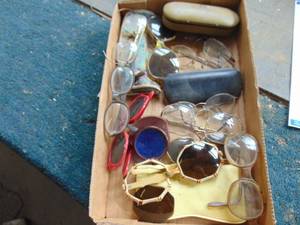 lot 3327 image: Assortment of Vintage Eye Glasses