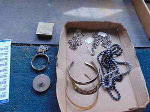lot 3333 image: Selection of Costume Jewelry - Bracelet - 1 Piece Necklaces
