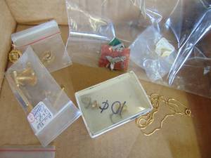 lot 3352 image: Costume Jewelry - Gold Toned Necklaces
