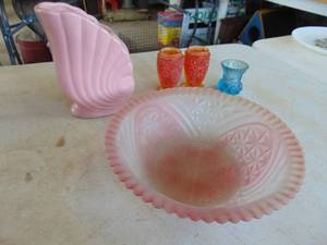 lot 3366 image: Mixed Glassware Lot - red Salt and Peppers - no lids