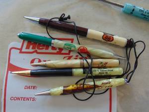 lot 3384 image: Selection of OilGas PencilsPens - Screwdrivers