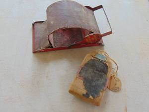 lot 3386 image: Tobacco Roller - Tins and More
