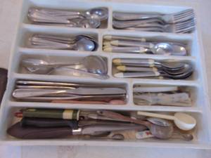 lot 3424 image: Selection of Stainless Silverware