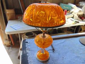 lot 3434 image: MCM plastic table lamp