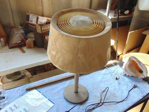 lot 3435 image: Vintage table lamp- some damage