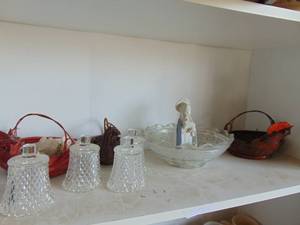 lot 3456 image: Contents of Shelves - Chicken Baskets and More