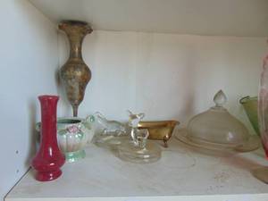 lot 3459 image: Contents of Shelves - Yellow Boot