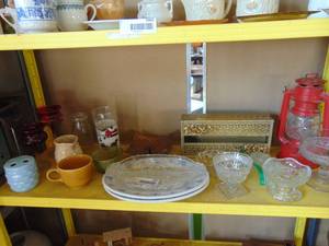 lot 3463 image: Contents of Shelf - Red Lantern