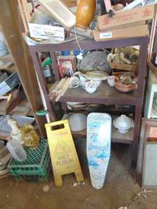 lot 3473 image: Contents of brown Standing Shelves - contents only