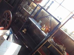 lot 3475 image: Contents of 2 sets of Shelves - shelves not included
