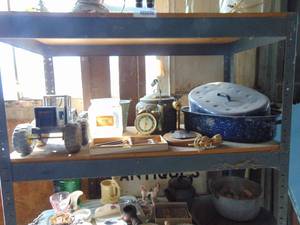 lot 3481 image: Contents of Shelf - Roasting Pan