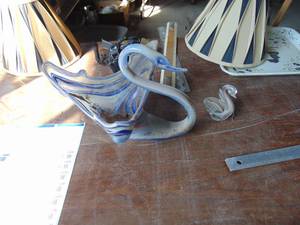 lot 3489 image: Murano Style Swan - Needs Cleaning