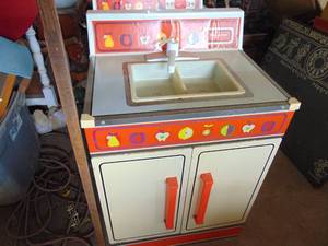 lot 3493 image: Metal Woverine Childrens Sink