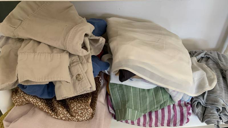 lot 234 image: Lot of 15 pieces Modern Woman Clothing sizes S and M GS80