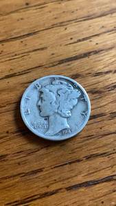 lot 12 image: 1942-D Mercury Dime US Silver Coin 90% Silver
