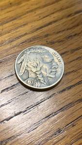 lot 20 image: 1935 Buffalo Indian Head Nickel US Coin Full Date