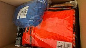 lot 106 image: Assorted bundle in new condition (items appear unused and still in packaging).