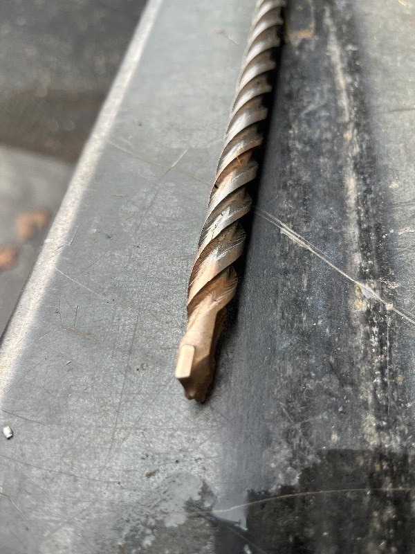 lot 259 image: DEWALT DW5439 12 X 10 X 12 ROCK CARBIDE SDS PLUS HAMMER BIT, 2 CUTTER