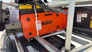 lot 220 image: Unused WIG 68-inch Hydraulic Concrete Breaker XN-PSC-68