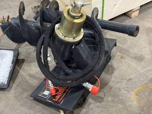 lot 2612 image: Landhonor Mini Skid Auger Drive  MAD-73-05C