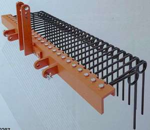 lot 2722 image: Landhonor 60 In Pine Straw Rake  LHR-PSR60