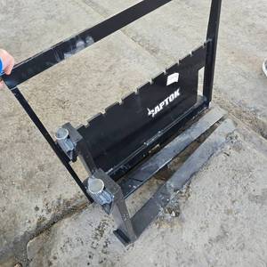 lot 10642 image: Unused Mini Skid Steer Pallet Fork Attachment
