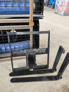 lot 106933 image: Unused Captok Mini Excavator Forks  Fits 1-2 Ton  1 Pins