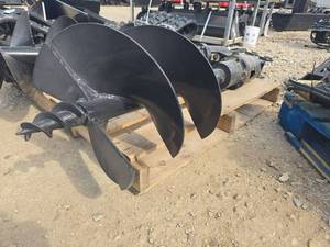 lot 106971 image: Mini Excavator Auger Bit  Fits 12 Ton  1 Pins