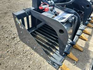 lot 2481 image: Landhonor Hydraulic Rock Grab Bucket  RGB-11-72W