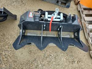 lot 2486 image: Unused 2025 Landhonor Hydraulic logging winch Model��FW-13-15000G
