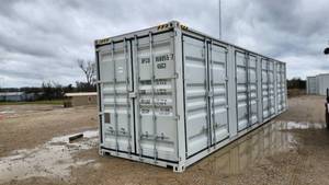 lot 1998 image: 40 High Cube Storage Container, APPROX 102 TALL X 96 WIDE X 40 DEEP  DFCU1698557