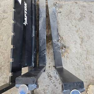 lot 106989 image: Unused Mini Skid Steer Pallet Fork Attachment