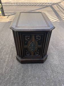 lot 328 image: Ornate Hexagonal Oak End Table