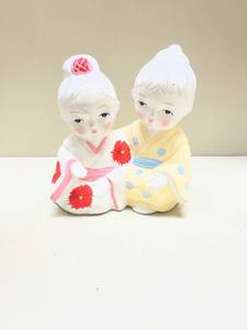 lot 334 image: Japanese Ceramic Children Figurines