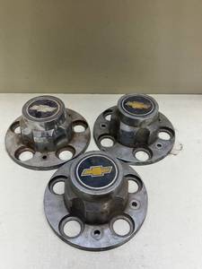 lot 338 image: Chevrolet Truck Center Hub Caps Set only 3