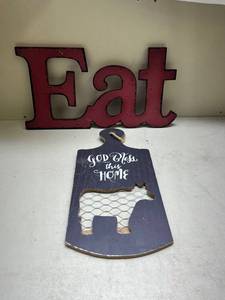 lot 346 image: Farmhouse Wall Decor Set - Eat Sign and Cow Cutting Board