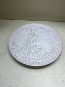 lot 364 image: 1987 Frankoma Gods Chosen Family Christmas Plate