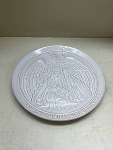 lot 365 image: 1975 Frankoma Annunciation Angel Commemorative Plate