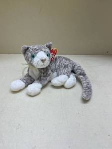 lot 392 image: Ty Beanie Baby Gray and White Cat Plush