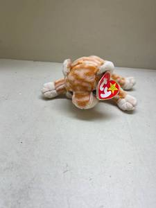 lot 395 image: Amber the Orange Cat Beanie Baby 1999