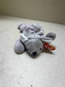 lot 399 image: 1996 Ty Beanie Baby Mel the Koala